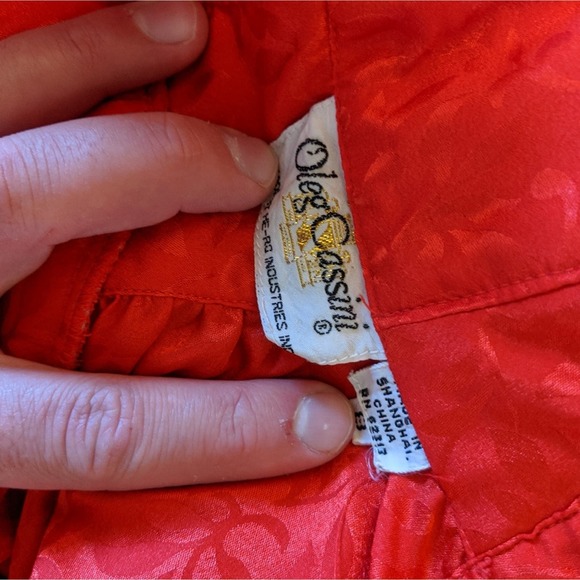 Vintage 80s Red Jacquard Mock Neck Designer Blouse, Oleg Cassini Top - Picture 4 of 4